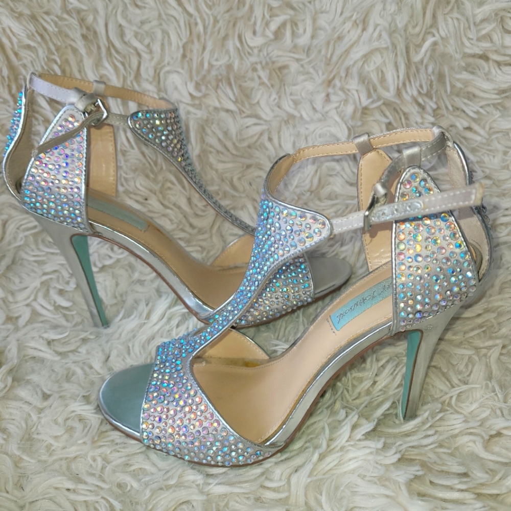 BETESY JOHNSON SILVER/SPARKLE STILETTO HEELS SIZE 7.5